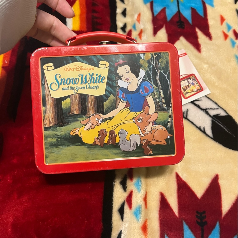 NWT vintage collector Snow White, tin lunchbox